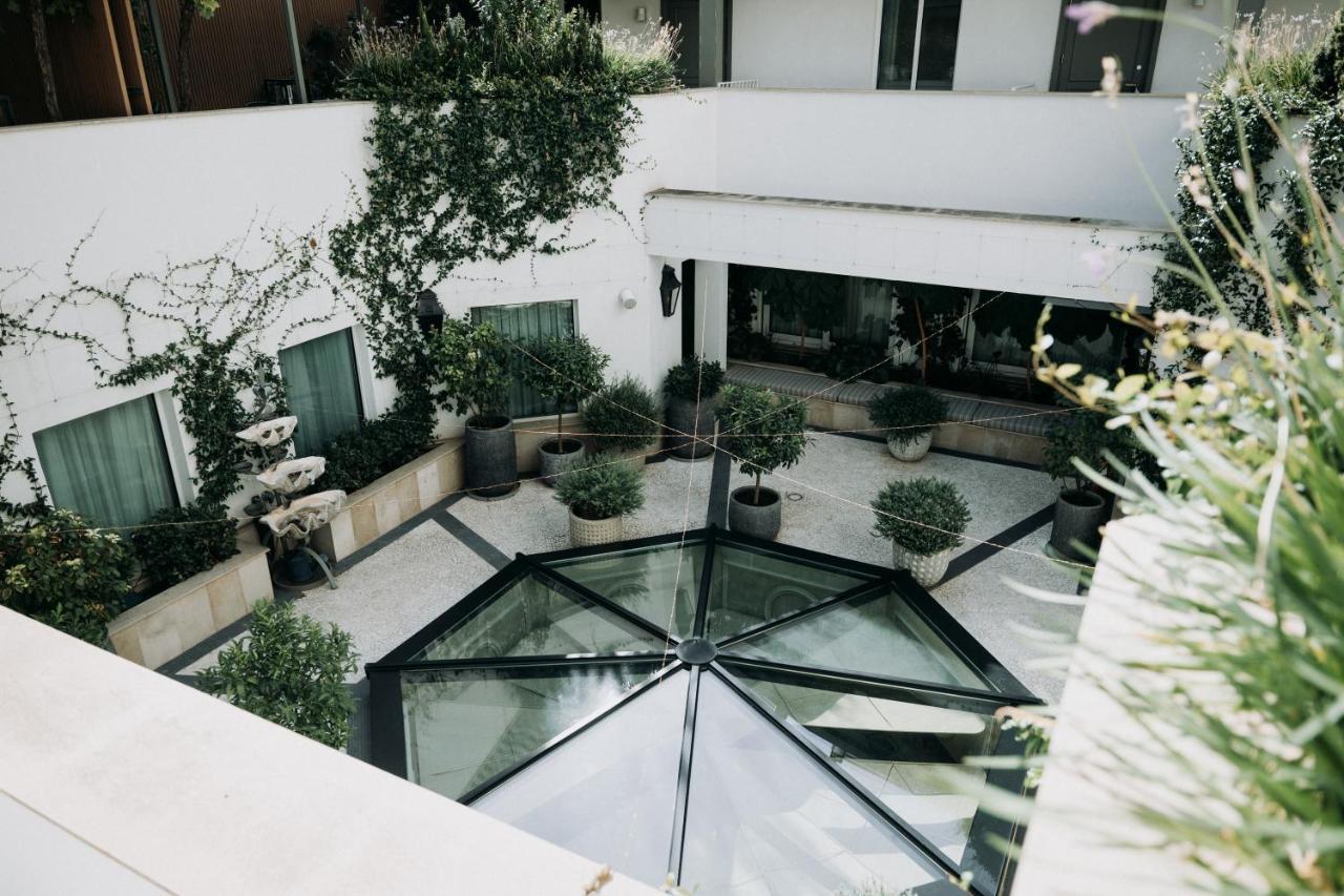Bless Hotel Madrid - The Leading Hotels Of The World Εξωτερικό φωτογραφία The courtyard of the museum