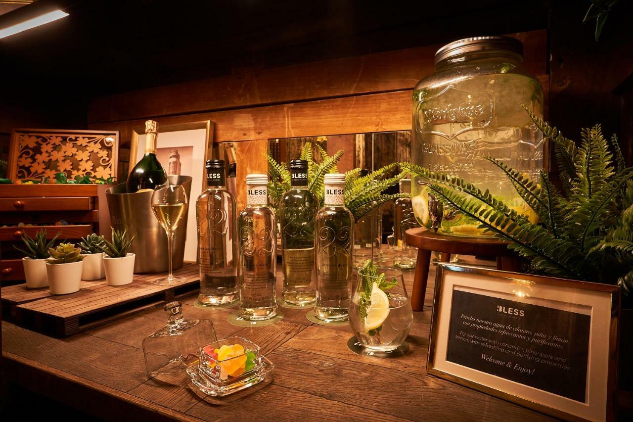 Bless Hotel Madrid - The Leading Hotels Of The World Εξωτερικό φωτογραφία A bar in the UK